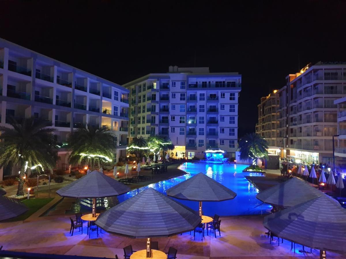 GrandBlue Condominium By Dirk Mae Phim Exterior foto