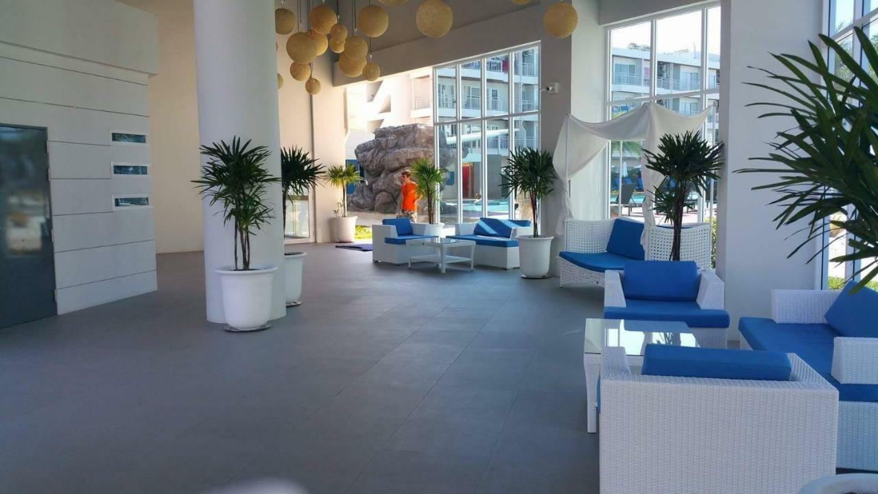 GrandBlue Condominium By Dirk Mae Phim Exterior foto