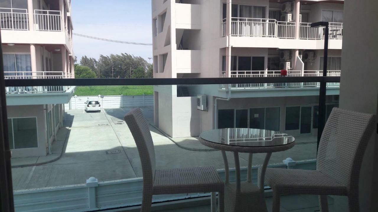 GrandBlue Condominium By Dirk Mae Phim Exterior foto