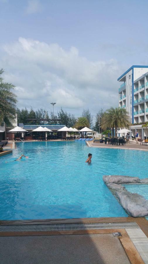 GrandBlue Condominium By Dirk Mae Phim Exterior foto